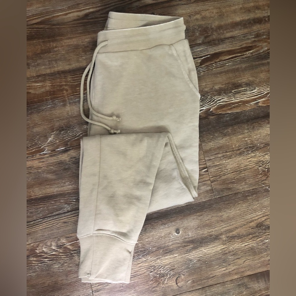 Evy’s Tree Joggers in Sand -Size Small